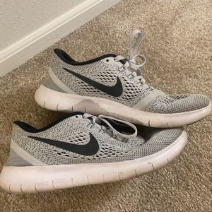 Women’s Gray Nike Free Running Sneakers